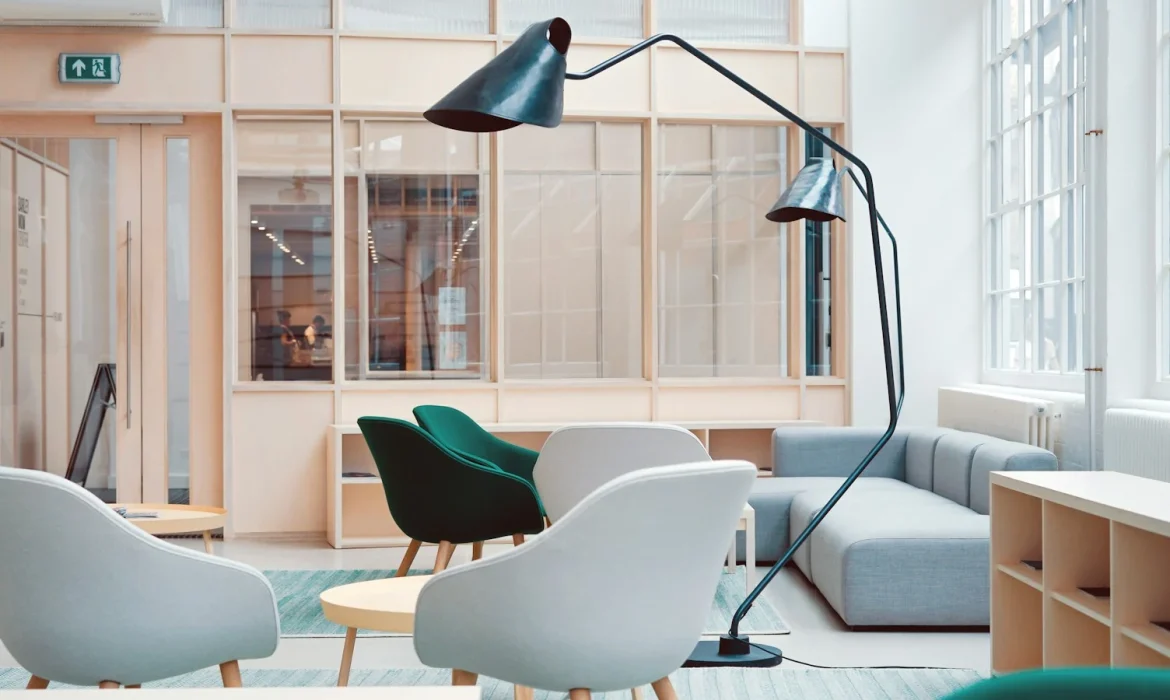 Facebook Ads Agency vs In-House Team: Which Fits?